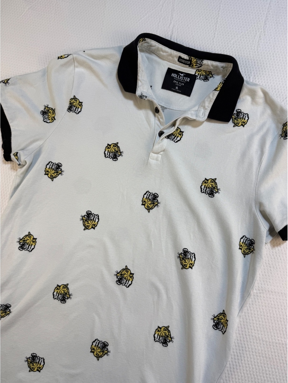Hollister Mens XL Epic Flex Tiger Print Polo Shirt White Stretch Y2K Preppy